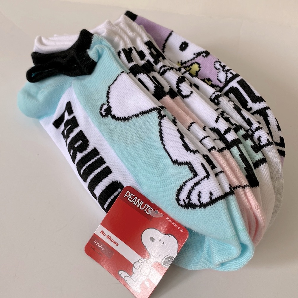 5 pairs no-show socks Snoopy Woodstock mood designs NWT!
